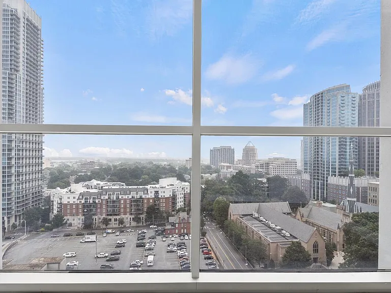 333 W Trade St #1401 — Photo 20