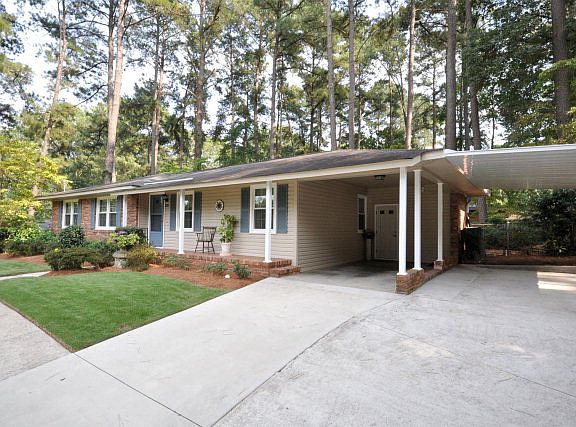 3rd image of 3004 Stratford Dr
