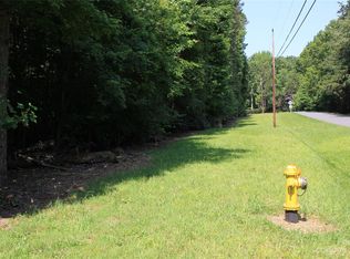 Na Hickory Dr, Charlotte, NC 28215