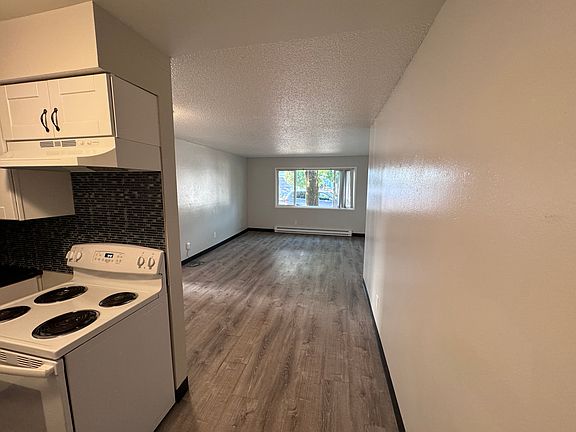 3rd image of 495 W Clarendon St #2B-1Ba-800Sqft