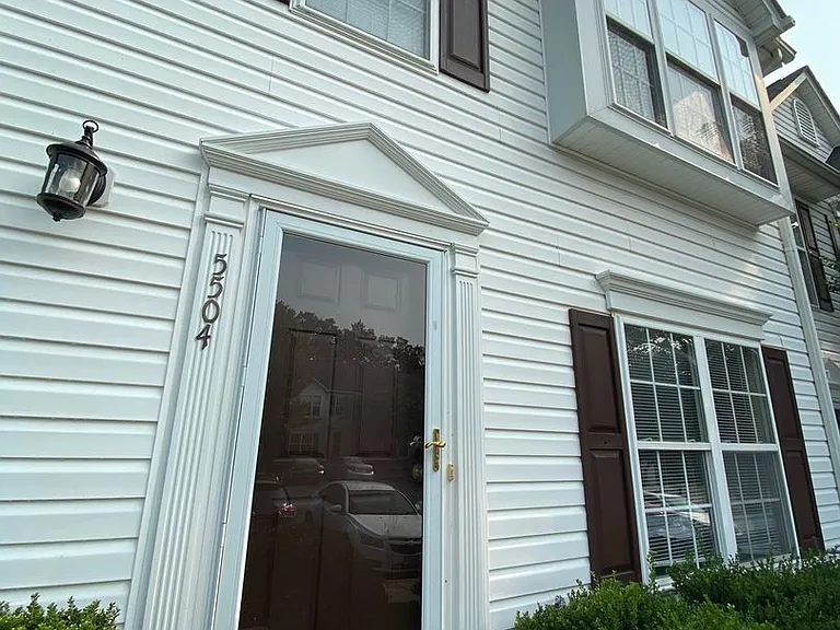 5504 Millstream Ln — Photo 2