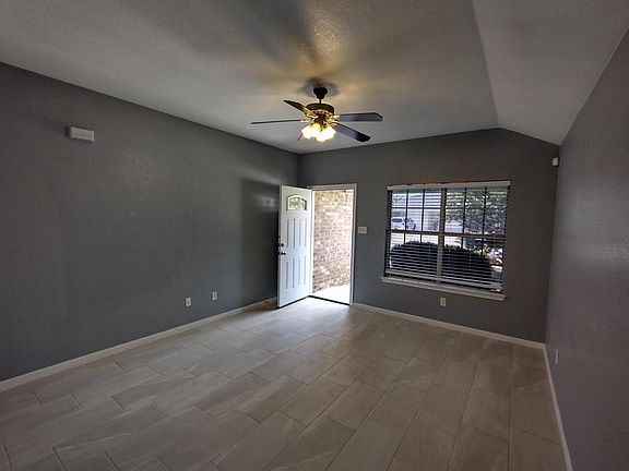 4th image of 2710 Seabiscuit Dr #A