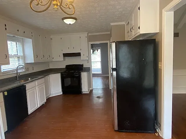 240 Brandenburgh Cir — Photo 12