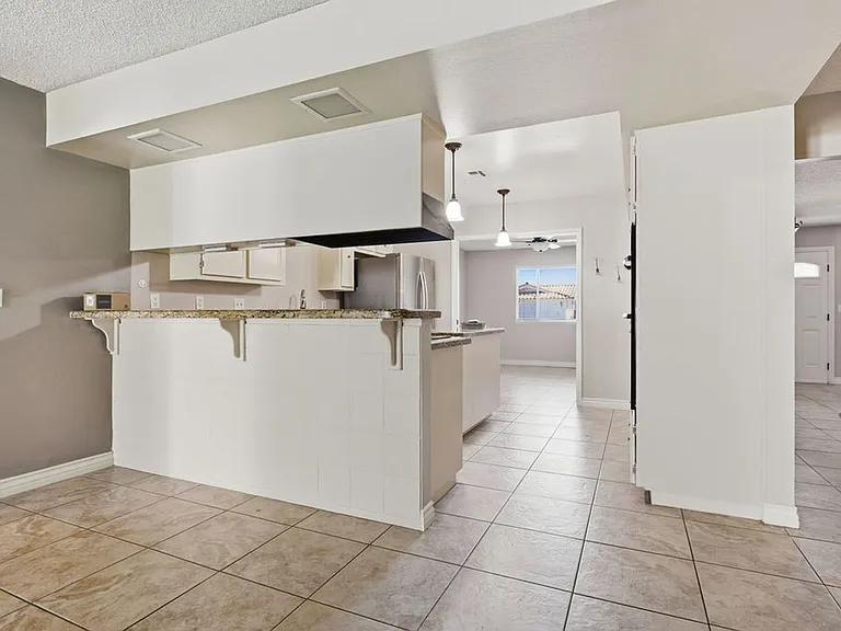 4561 Paseo El Rio Dr — Photo 13