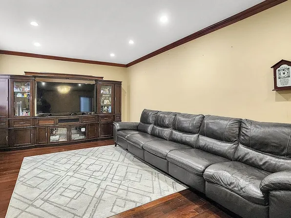 6610 149th St APT 1A, Kew Gardens Hills, NY 11367