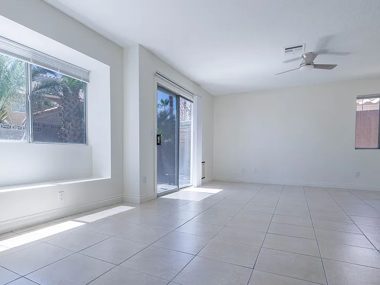 1143 Adelman Dr — Photo 8