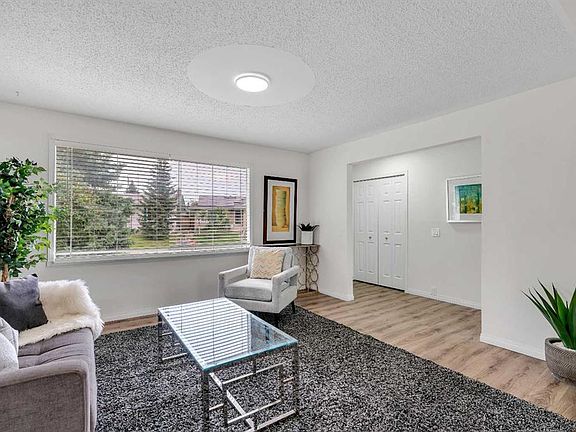 5th image of 27 NE Dovercrest Way SE