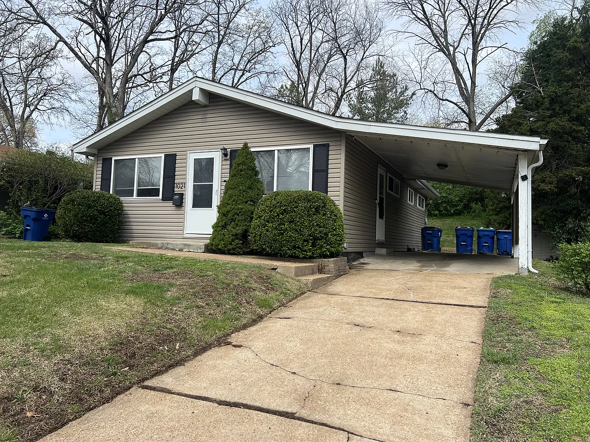 Building Photo - 1021 Grovena Dr
