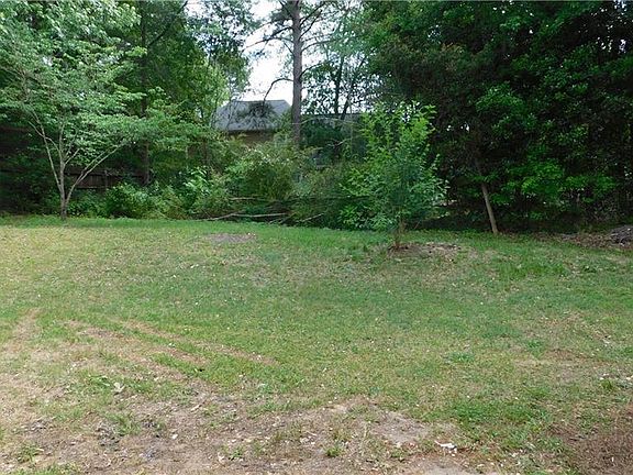 4th image of 2406 Windridge Dr NE