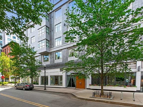 3rd image of 375-375 Canal St #A