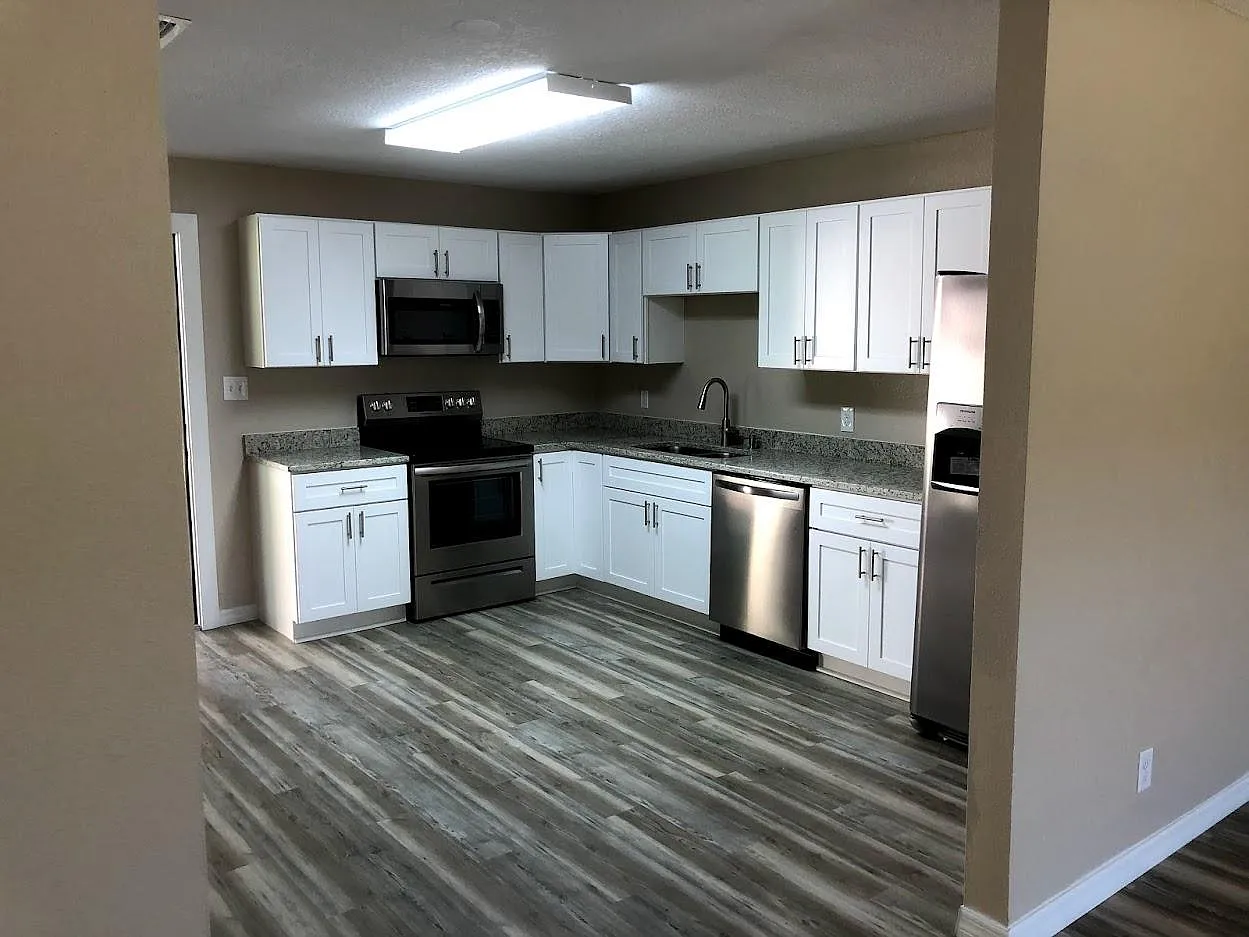 2 bed, 900 sqft, $1,650 — Photo 2