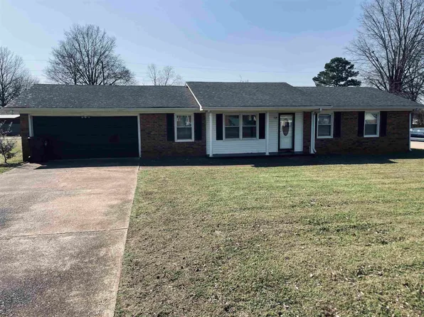 1504 Fords Way, Muscle Shoals, AL 35661