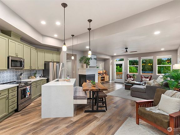 4th image of 13429 Adair Creek Way NE