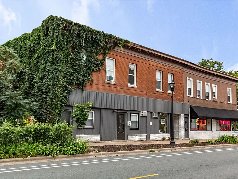 2401 Dupont Ave S — Photo 5