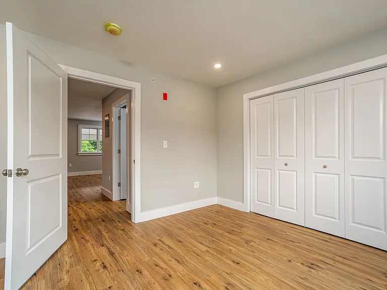 145 King St — Photo 13