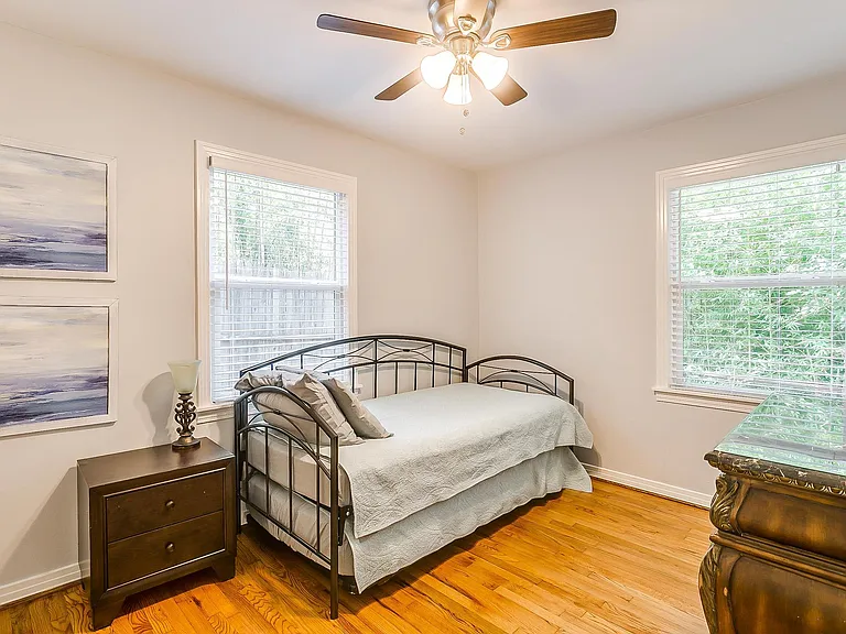 4704 Collinwood Ave — Photo 15