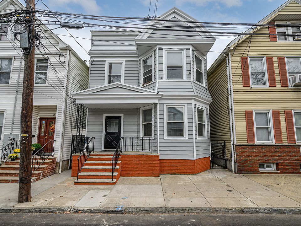 1st image of 23 Komorn St Unit 1