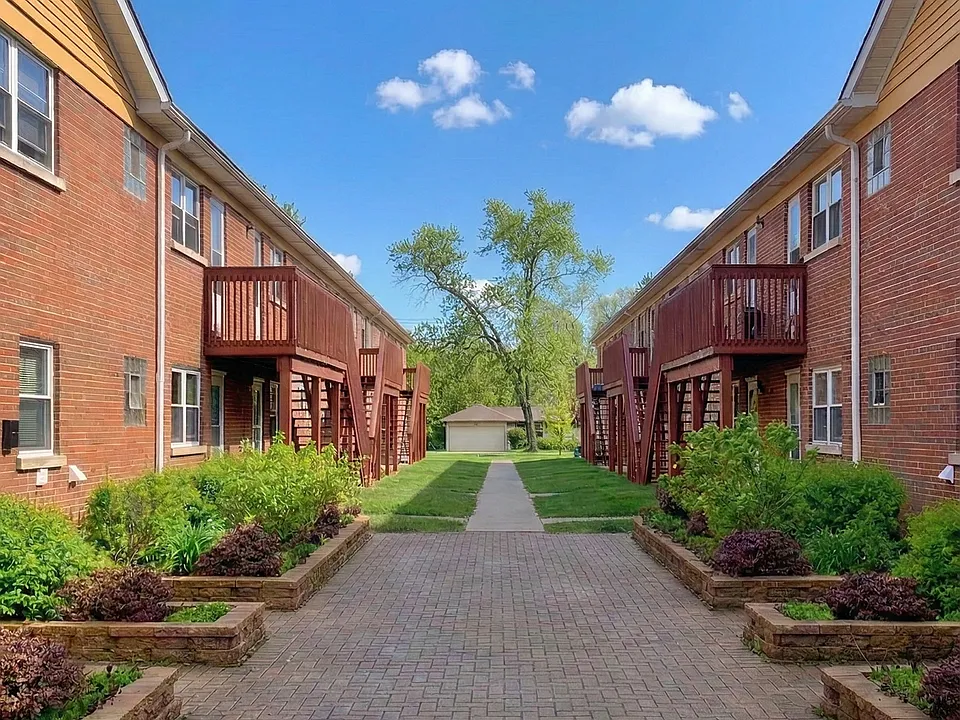 Palatine Park Apartments