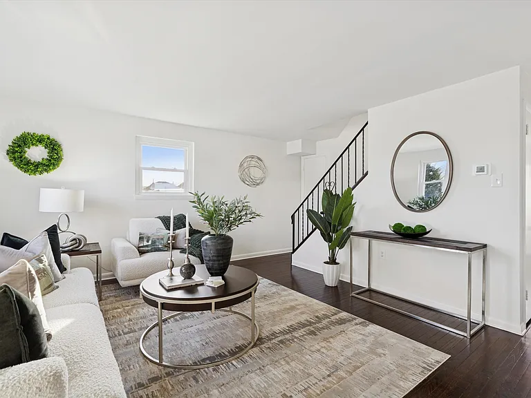305 Lemon St — Photo 4