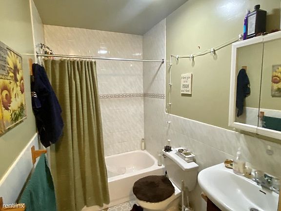 5th image of 2359 N Park Ave #2F