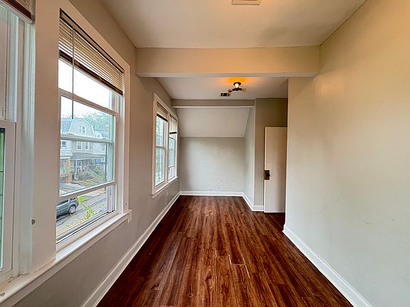 4th image of 226 N Park St Floor 2