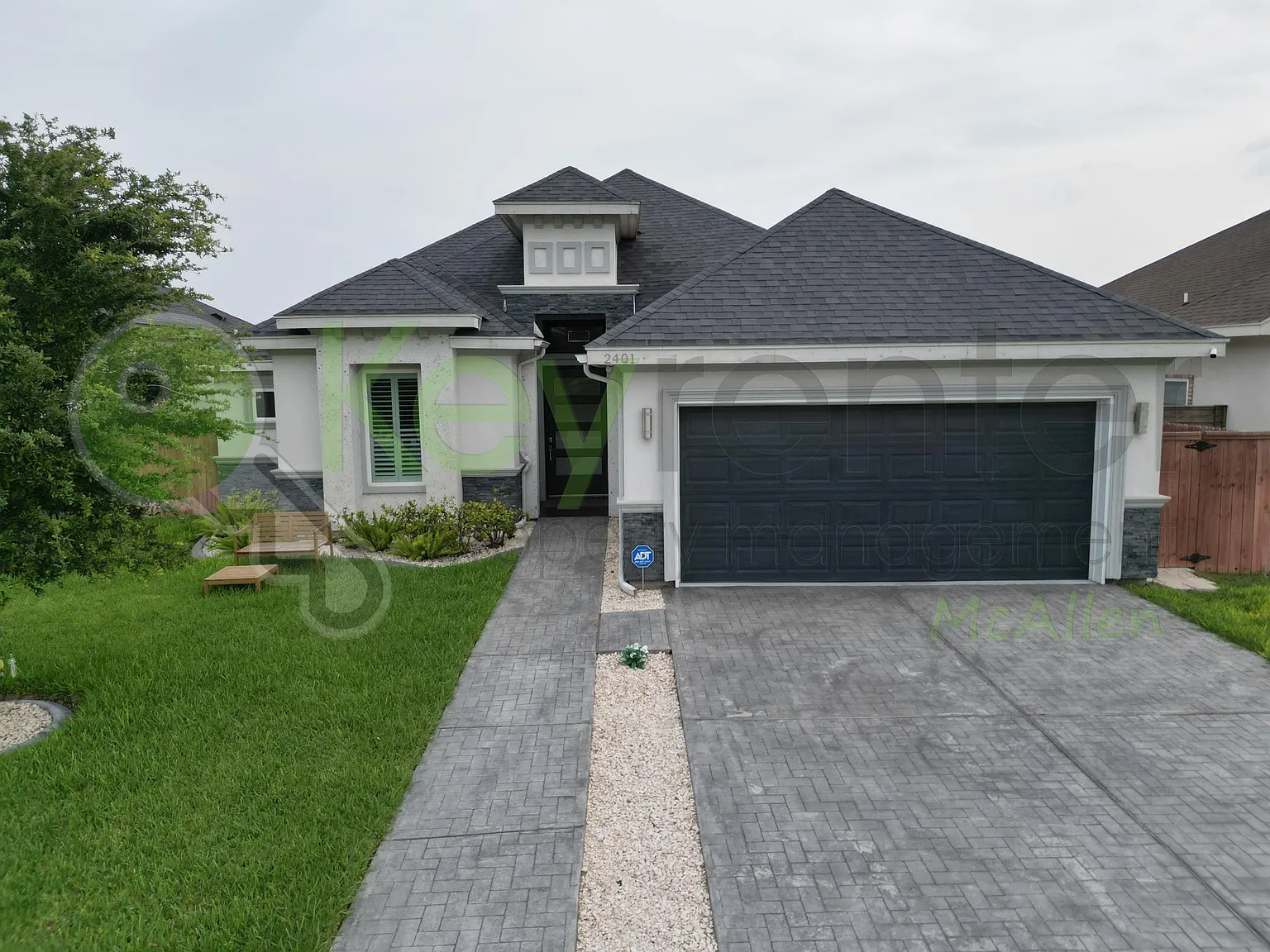 4 bed, 2004 sqft, $2,400 — Photo 2