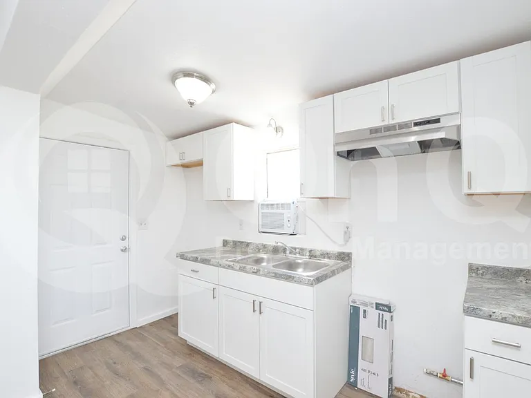 7040 NW Grand Ave #5 — Photo 4