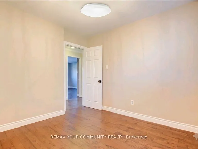372 Dixon Blvd — Photo 10