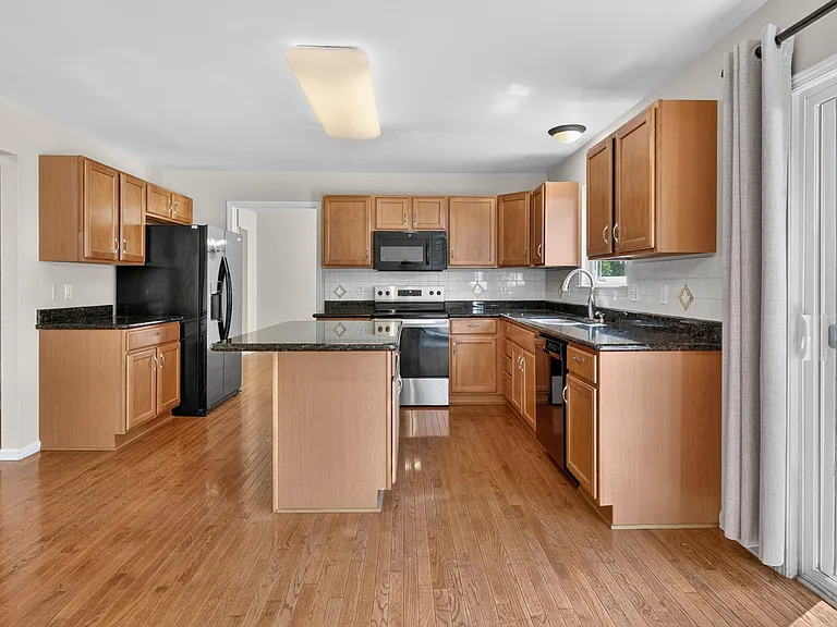 392 Sedgewood Ln — Photo 14