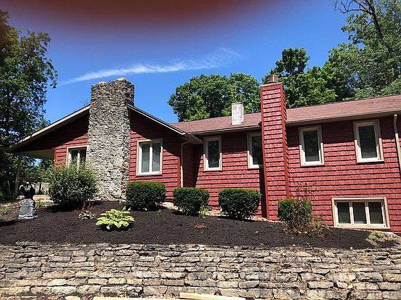2nd image of 60 Dogwood Dr