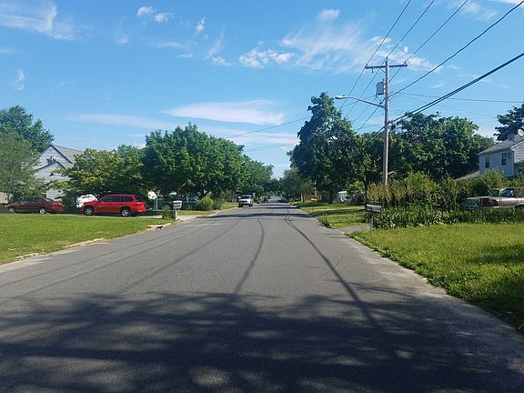 5th image of 633 Americus Ave