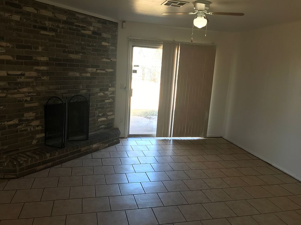 1st image of 3017 Simmons Dr