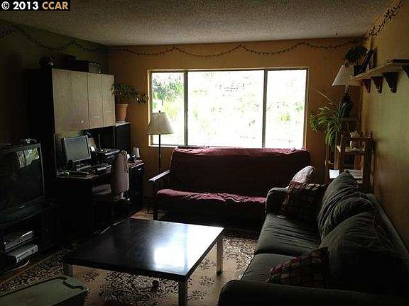 3rd image of 2481 Shawn Dr
