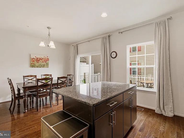 7300 Summit Rock Rd — Photo 12