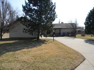 1732 Hillcrest Ln, Salina, KS 67401