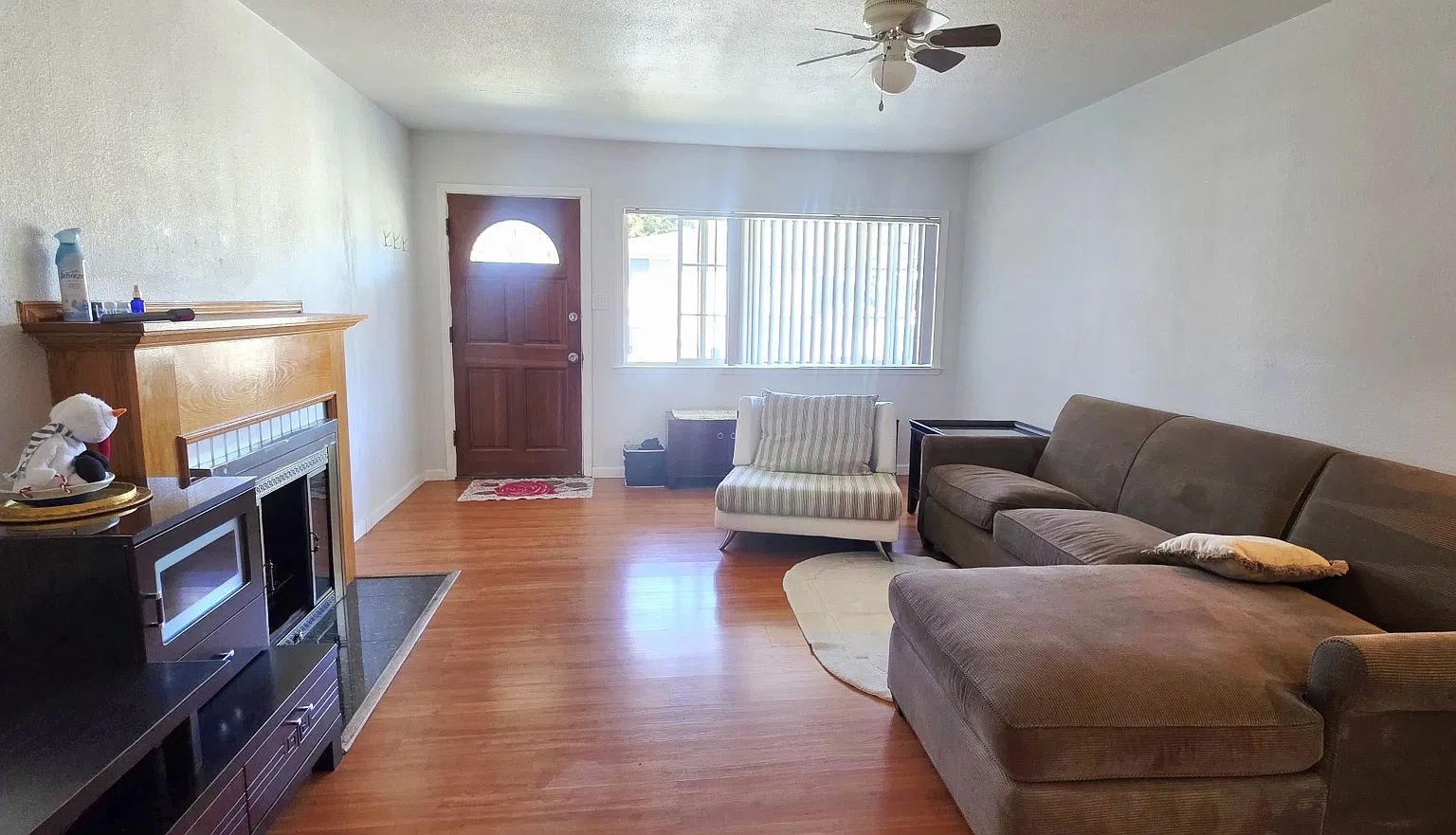3 bed, 1100 sqft, $1,200 — Photo 2