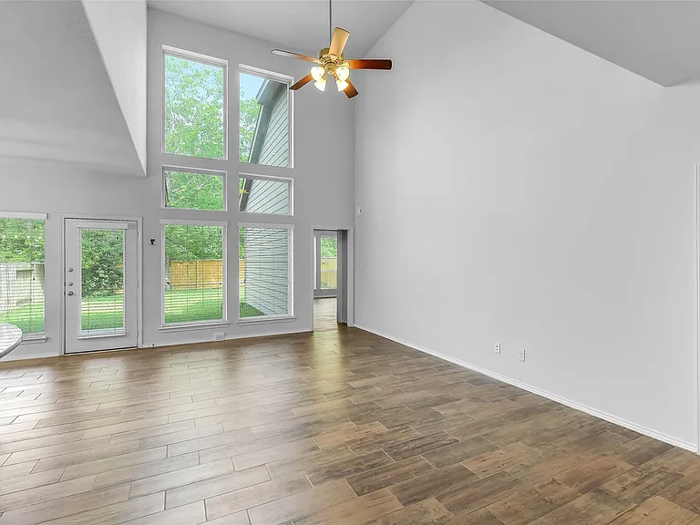 218 Kinnerly Peak Pl — Photo 4