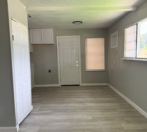 3rd image of 2402 Rosemead Dr