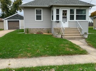 430 W Gordon St, Coal City, IL 60416
