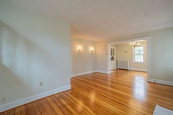 3rd image of 16 Crescent Hill Ave