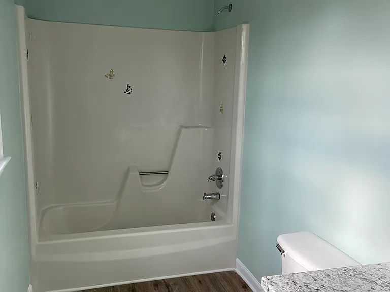 182 Patricia Dr — Photo 9