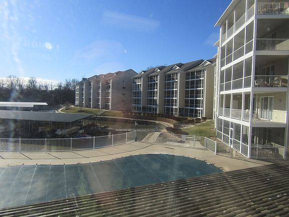 Corner, Ground Unit by pool
