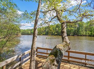 902 Cornelius Rd, Mooresville, NC 28117