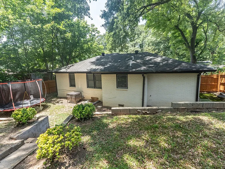 1090 Indale Pl SW — Photo 23