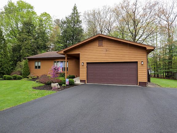 2nd image of 25 Pinebrook Dr