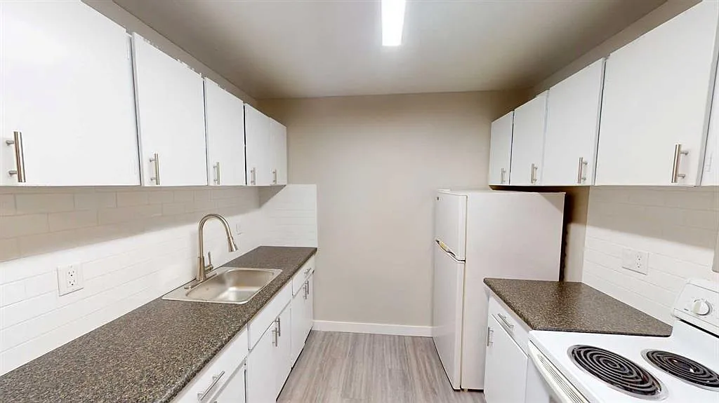2 bed, 1.0 bath, 838 sqft, $1,359 — Photo 4