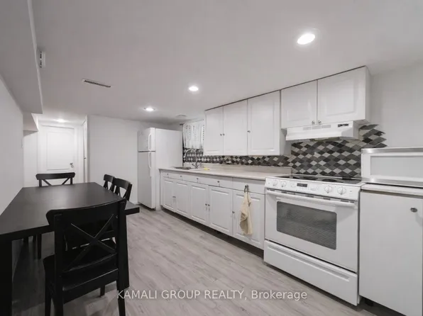 46 Centre St E #Basement, Richmond Hill, ON L4C 1A5