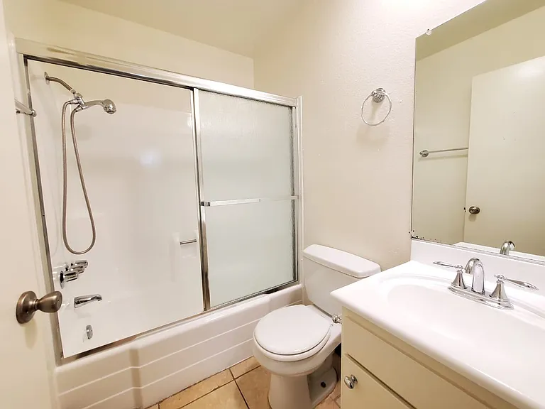 Villa Gardens Apts - Carmel Palm, LP — Photo 5