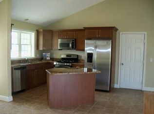 3086 Hunters Hill Dr, Dighton, MA 02715