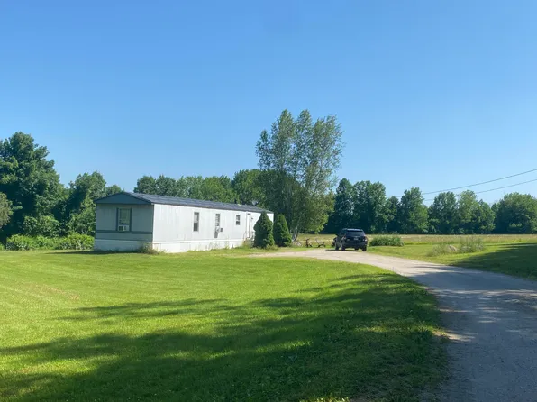 16 Mockingbird Drive, Waterford, ME 04088